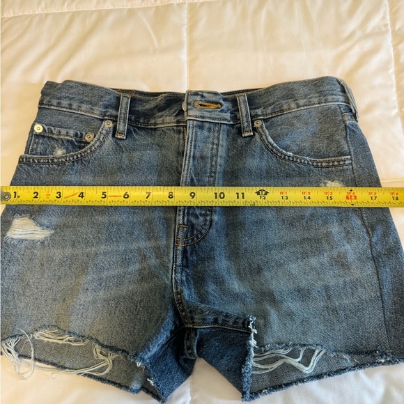 Everlane Women’s The Denim Short in Distressed Light Wash Blue - 26 - Picture 8 of 9